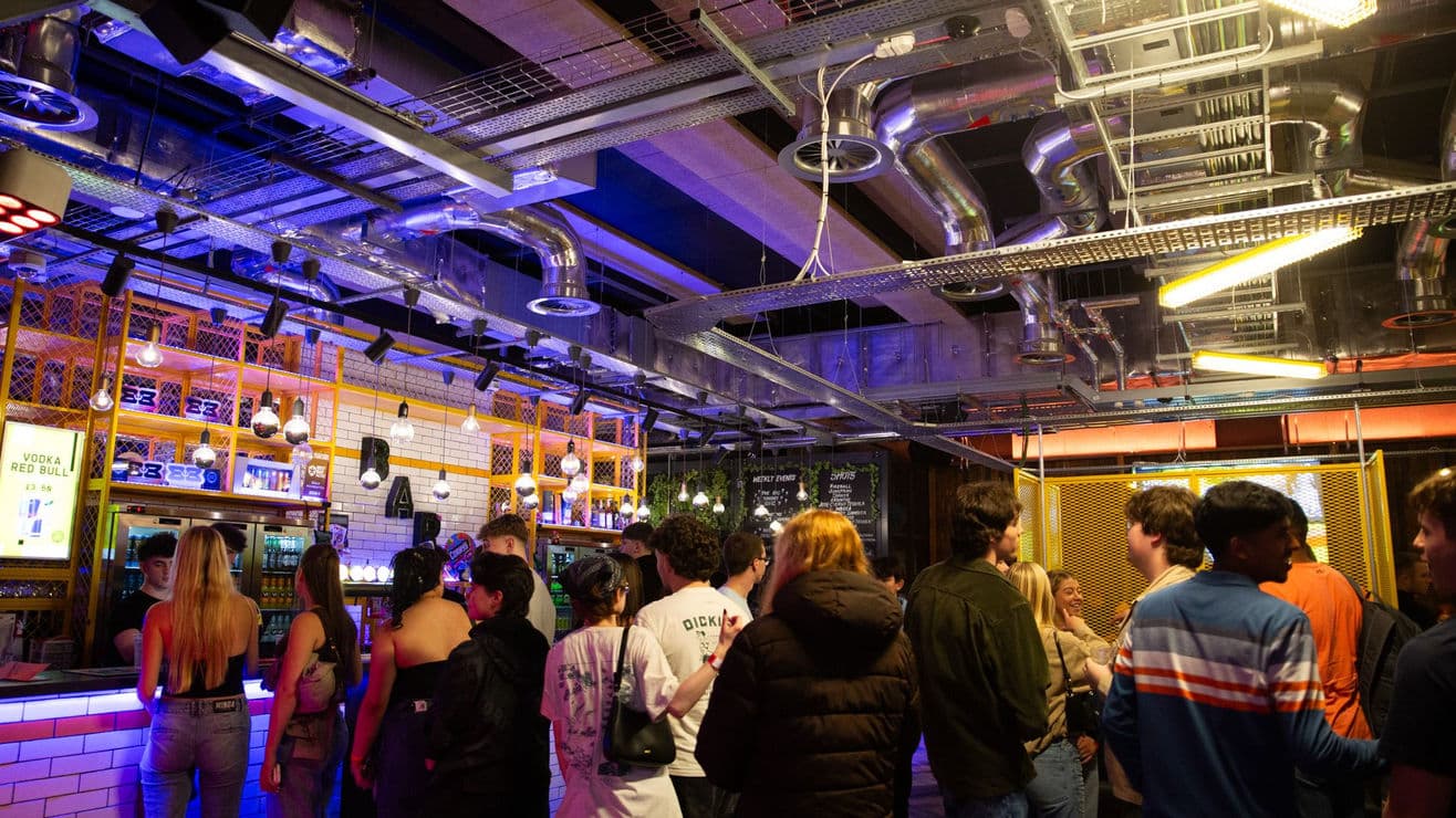 Freshers Eve: Friday Free-4-All