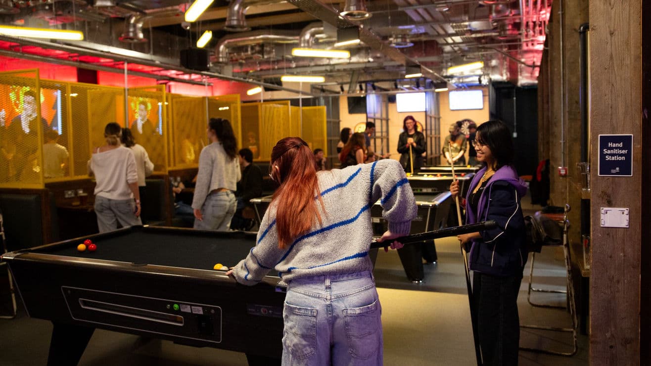 Free Pool & Darts